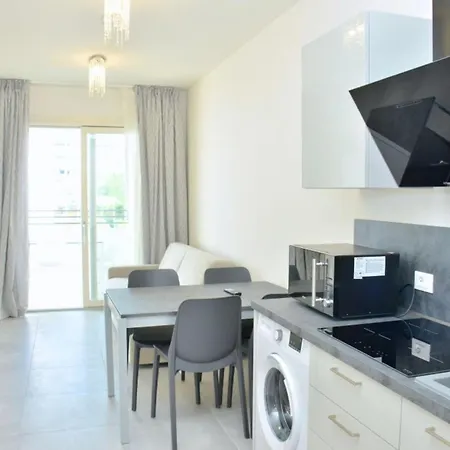Enjoy In Our Serene Flat Appartamento *